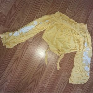 LA: Hearts off the shoulder tie crop top